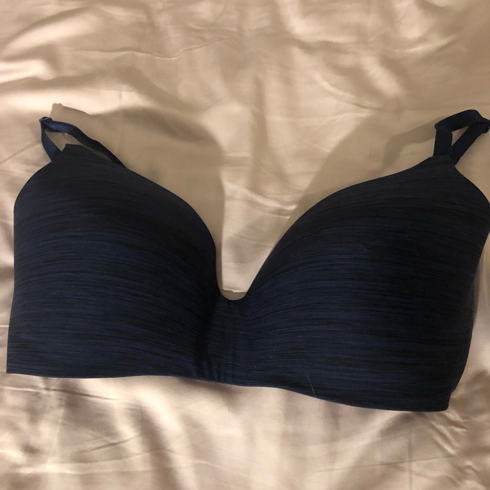 Victoria’s Secret t-shirt bra